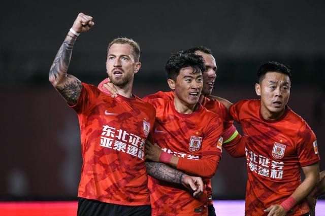 【中超】法比奥破门侯森神扑祖伊救主 亚泰1比1国安