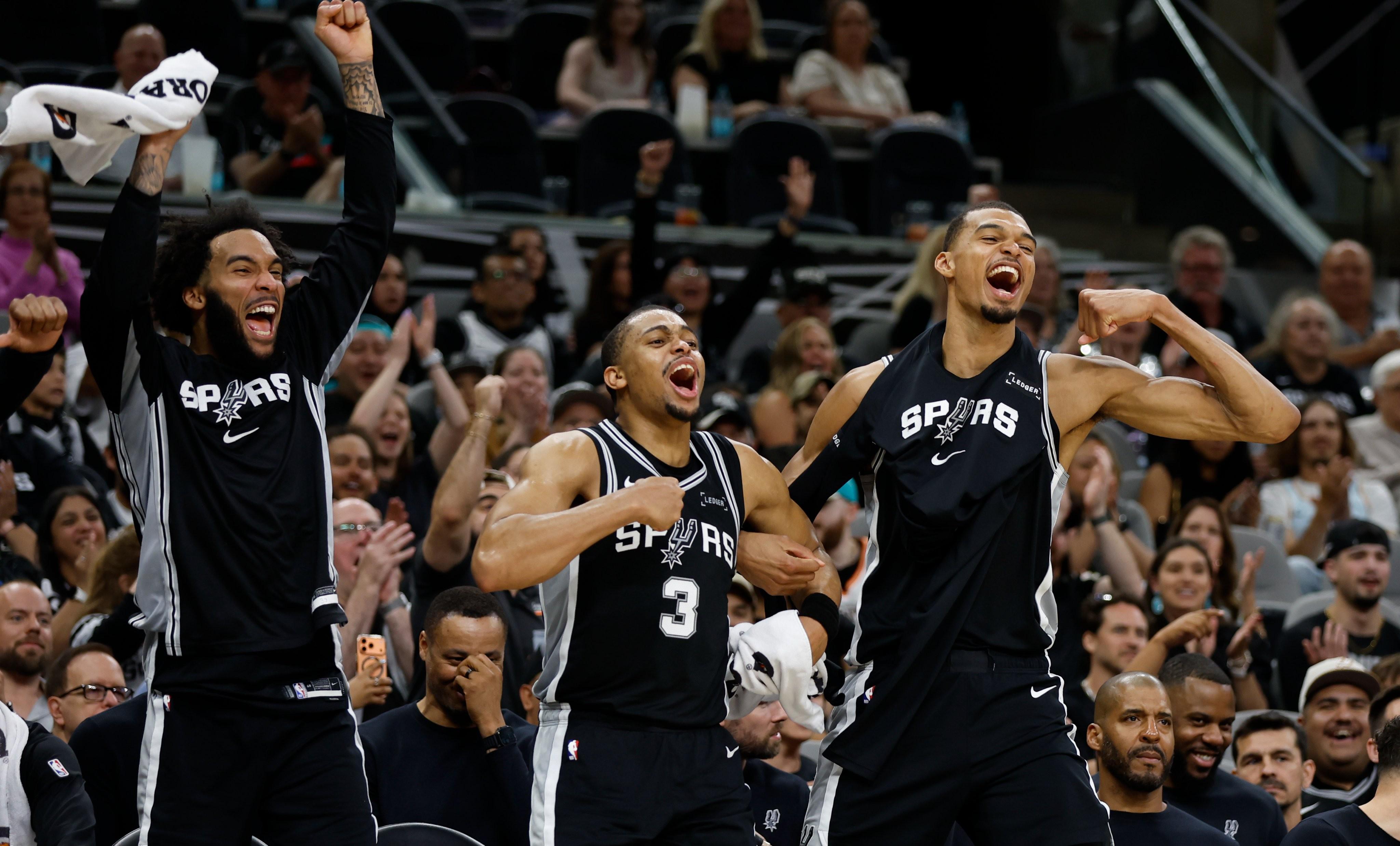 开云体育-马刺常规赛数据：62胜20负西部第二，时隔7年重返季后赛